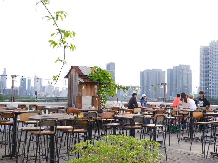 Chang Vang with Ho Chi Minh City skyline views